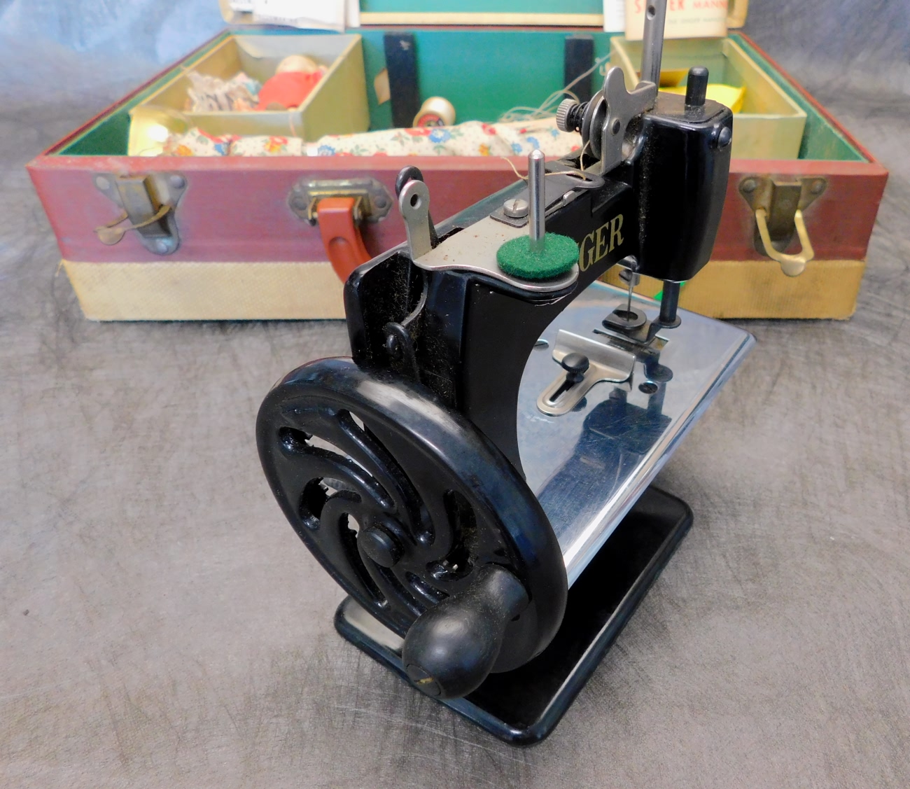 Singer Dressmaker Manikin Doll Set Toy Sewing Machine