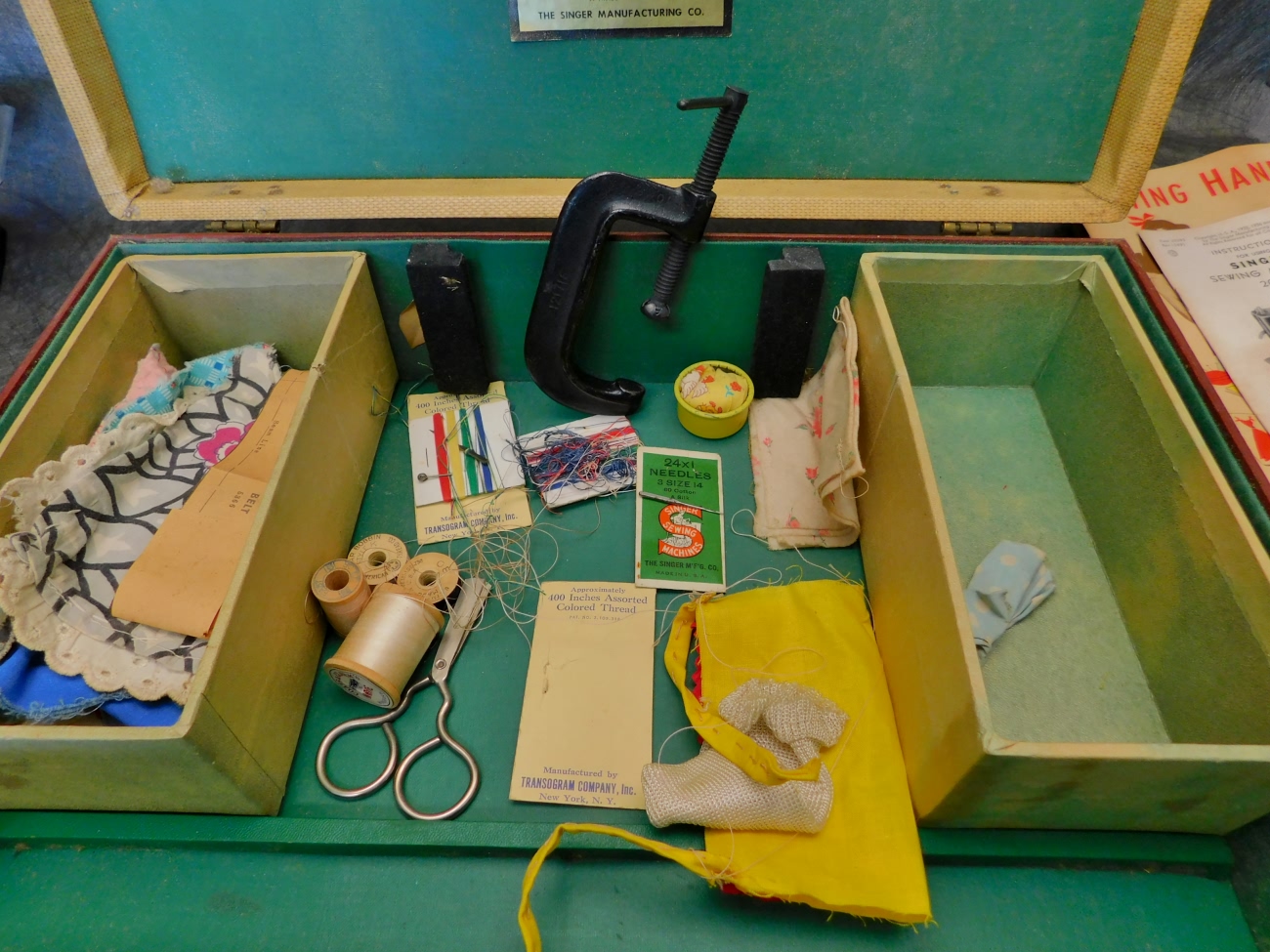 Singer Dressmaker Manikin Doll Set Toy Sewing Machine