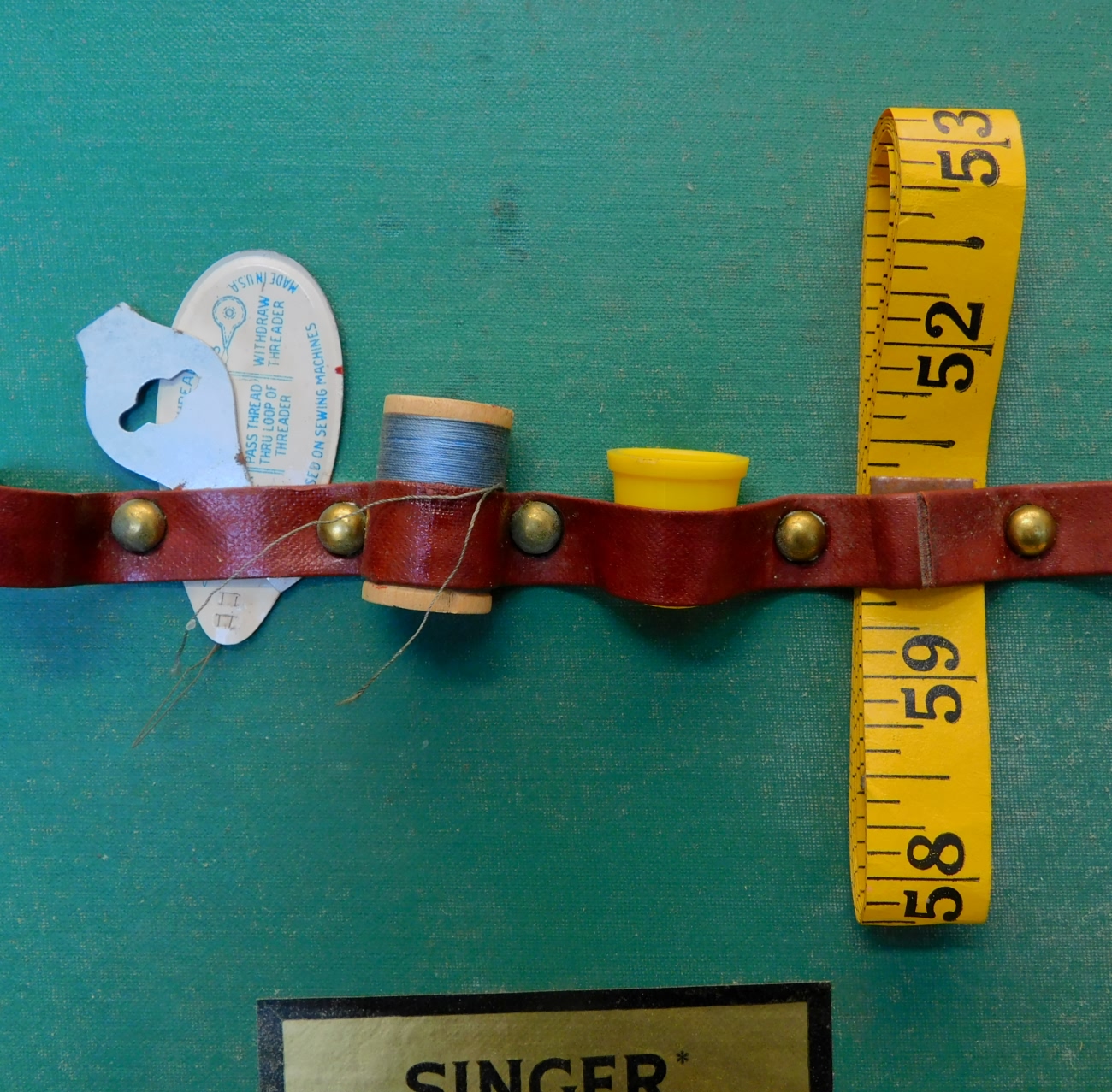 Singer Dressmaker Manikin Doll Set Toy Sewing Machine