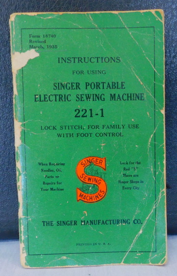 1935 Black Singer Featherweight 221 Sewing Machine AD884194