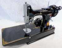 1936 Black Singer Featherweight 221 Sewing Machine (AE209010)