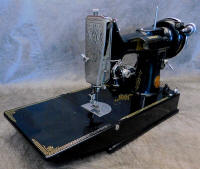 1939 Black Singer Featherweight 221 Sewing Machine (AF175303)
