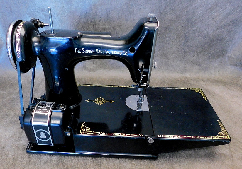 Singer Featherweight Sewing Machine AF175303
