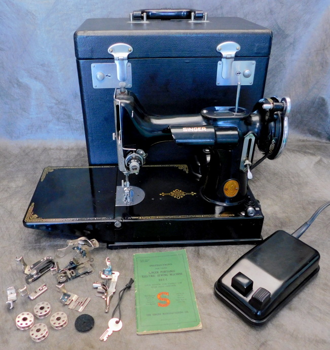 Singer Featherweight Sewing Machine AF175303