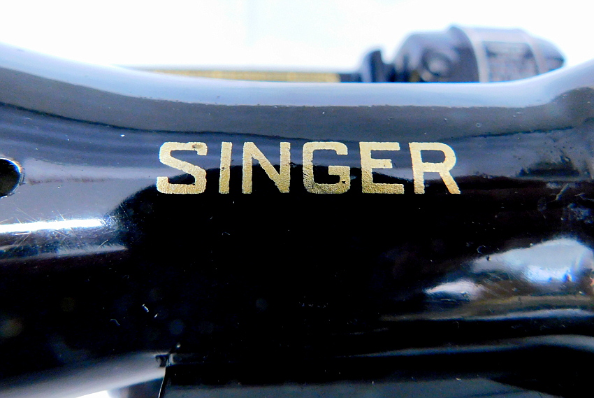 1939 Singer Featherweight 221 TOP DECAL Sewing Ma