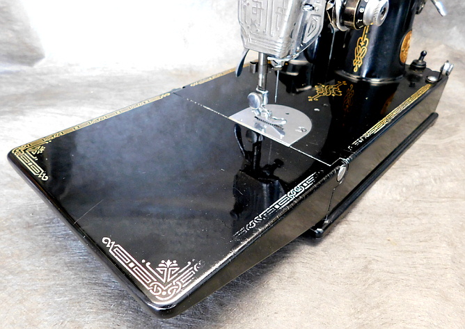 1940 Black Singer Featherweight 221 Sewing Machine AF578152