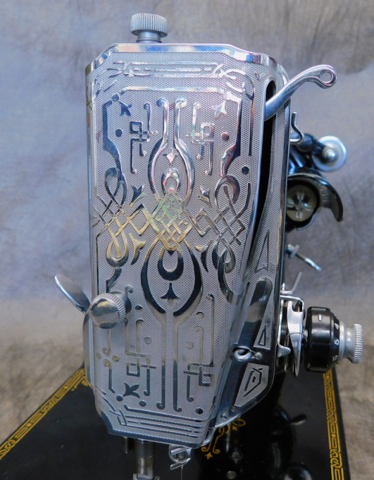 1946 Black Singer Featherweight 221 Sewing Machine (AG619318)