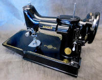 1948 Black Singer Featherweight 221 Sewing Machine AH551175