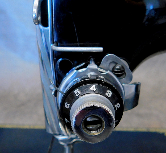 1948 Black Singer Featherweight 221 Sewing Machine AH551175