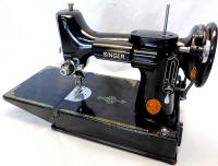 1950 Black Singer Featherweight 221 Sewing Machine (AJ563799)