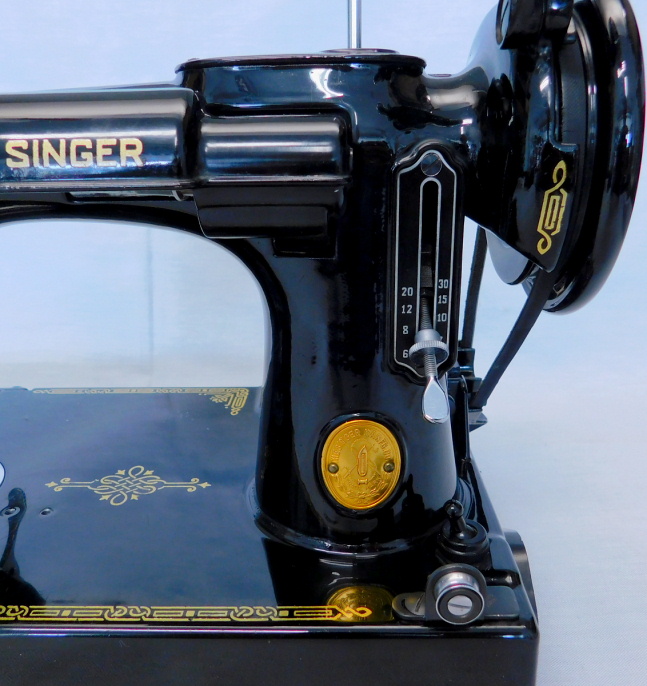 1950 Black Singer Featherweight 221 Sewing Machine (AJ579915)