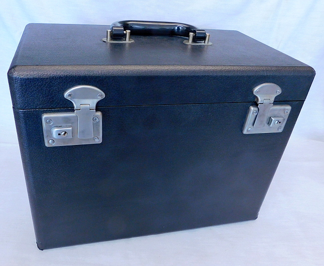 1950 Black Singer Featherweight 221 Sewing Machine (AJ579915)