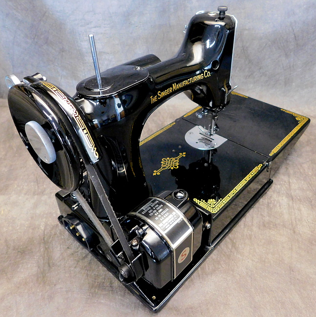 1951 Black Singer "Centennial" Featherweight 221 Sewing Machine (AK418474)
