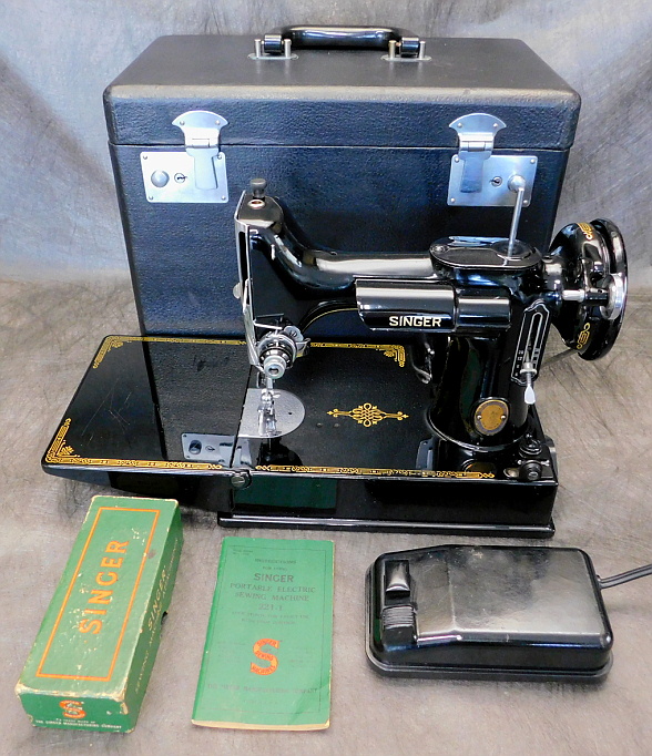 1951 Black Singer "Centennial" Featherweight 221 Sewing Machine (AK418474)