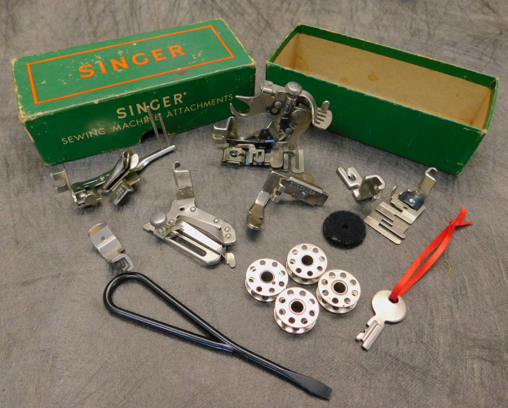 1951 Black Singer "Centennial" Featherweight 221 Sewing Machine (AK418474)