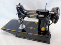 1953 Black Singer Featherweight 221 Sewing Machine (AL409652)