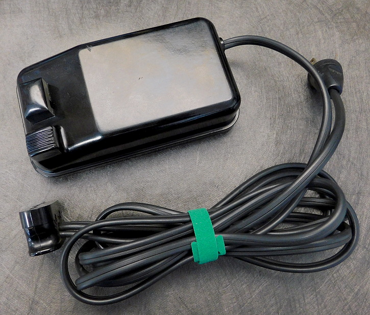 1954 Black Singer Featherweight 221 Sewing Machine AL711612