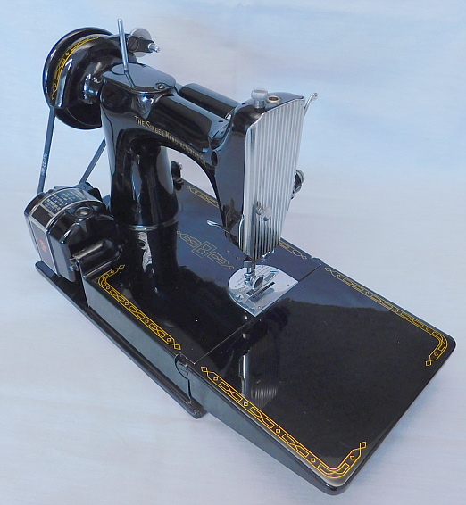 1955 Black Singer Featherweight 221 Sewing Machine (AM144625)