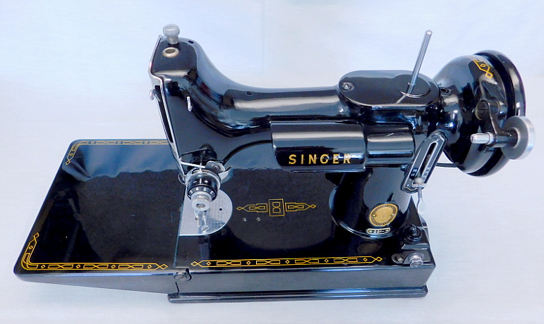 1955 Black Singer Featherweight 221 Sewing Machine (AM144625)