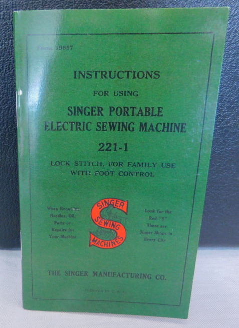 1955 Black Singer Featherweight 221 Sewing Machine (AM144625)