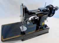 1955 Black Singer Featherweight 221 Sewing Machine (AM167555)