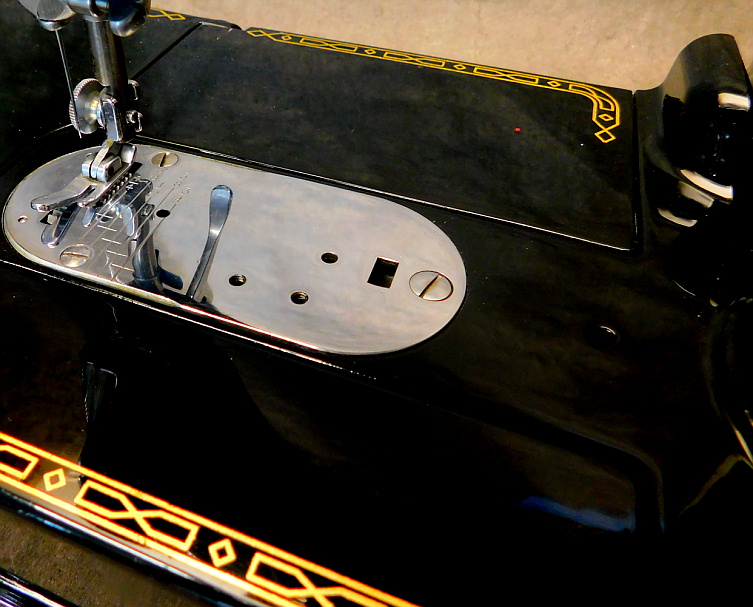 1957 Black Singer "FreeArm" Featherweight 222K Sewing Machine