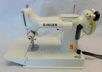 1964 White / Green Singer Featherweight 221K Sewing Machine (EV887410)