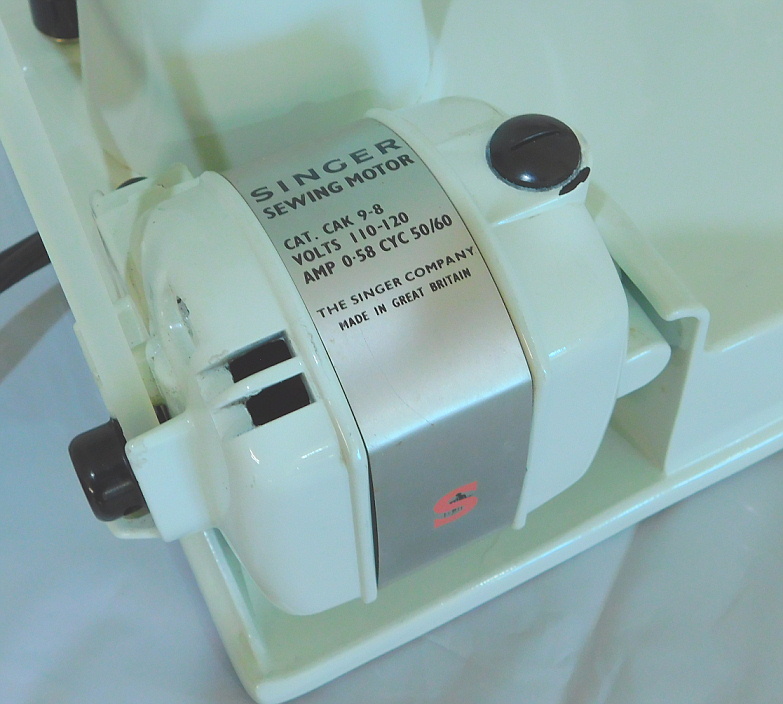1968-69 White Singer Featherweight 221K Sewing Machine (FA231876)