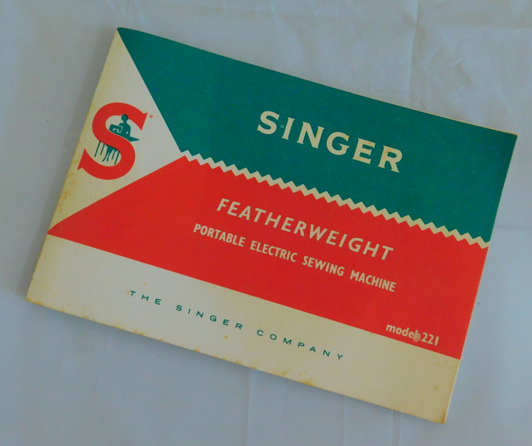 1968-69 White Singer Featherweight 221K Sewing Machine (FA231876)