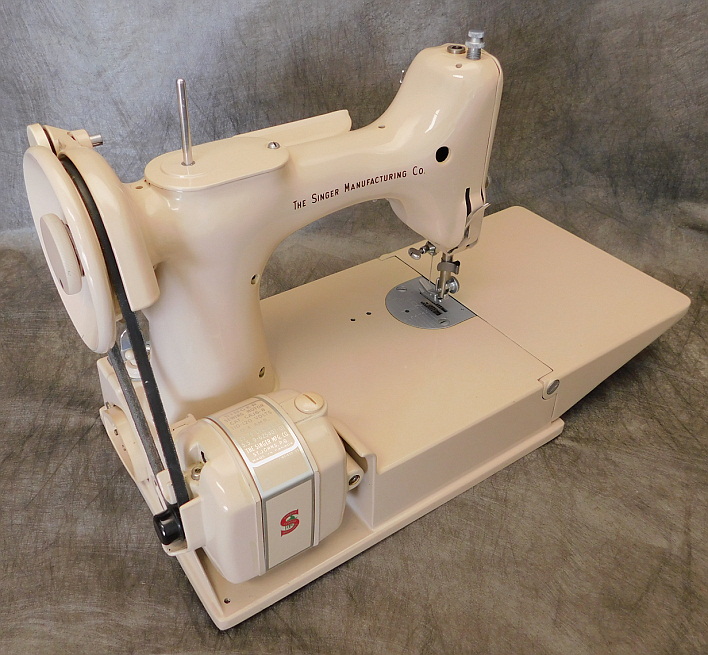 Tan Singer Featherweight Sewing Machine JE159511
