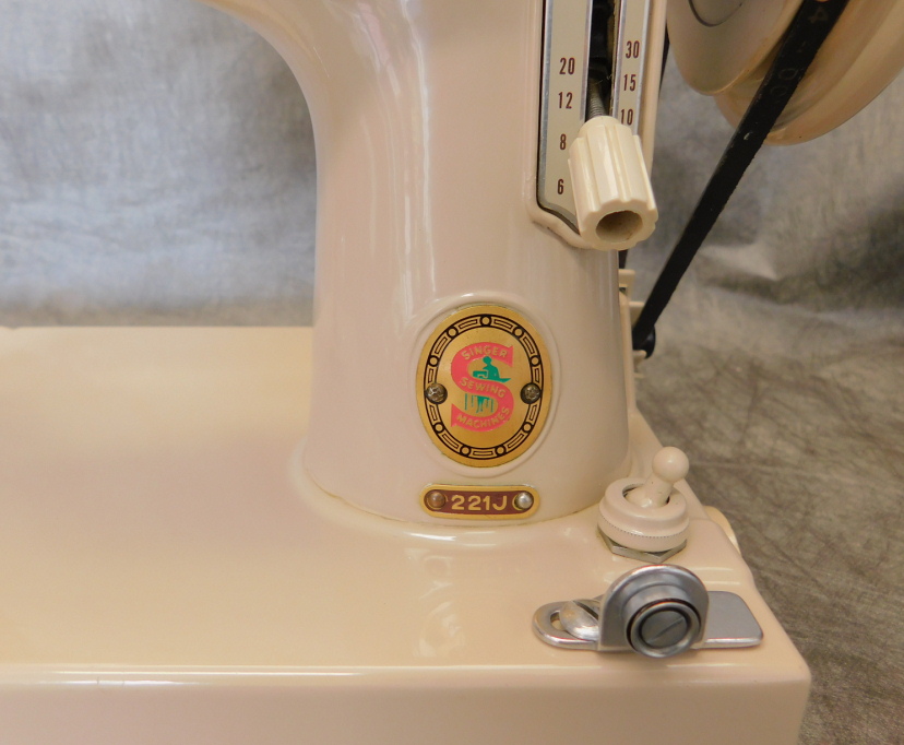 Tan Singer Featherweight Sewing Machine JE159511