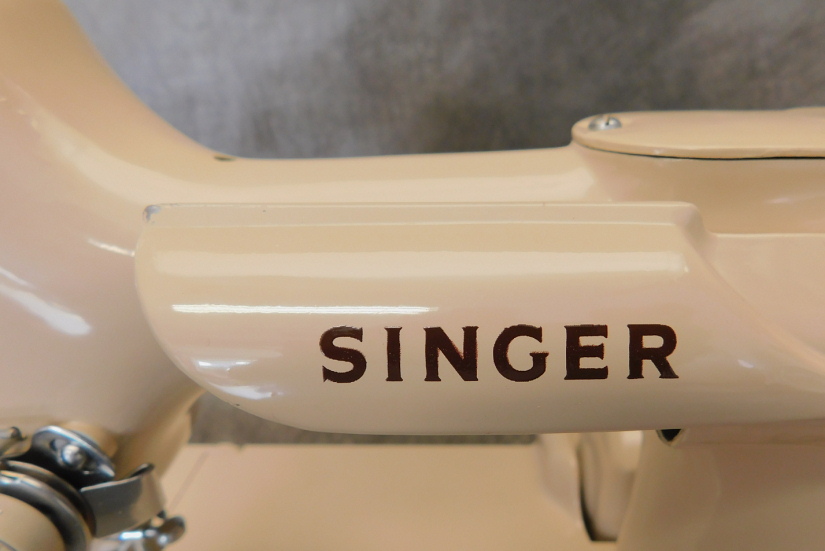 Tan Singer Featherweight Sewing Machine JE159511