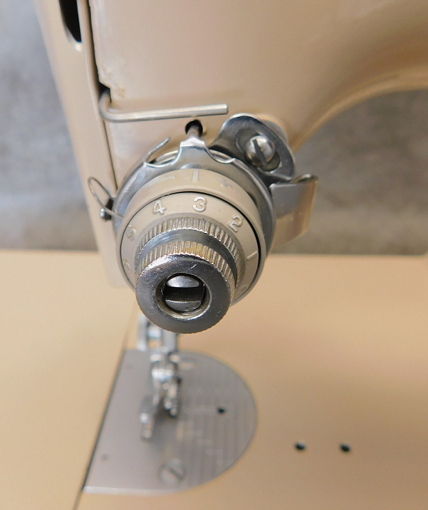 Tan Singer Featherweight Sewing Machine JE159511
